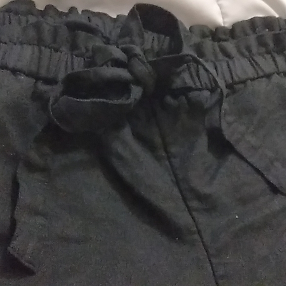 Tie-front pull-on Isabel Maternity shorts - Picture 2 of 8